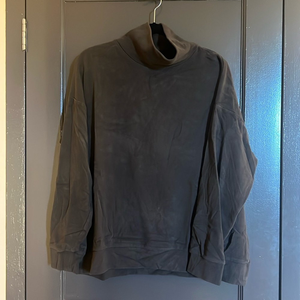 Lou and Grey Signaturesoft Turtleneck
